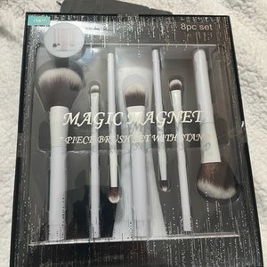 PREMIUM Professional Cosmetic Magnet Brush Set with Standing Holder-New